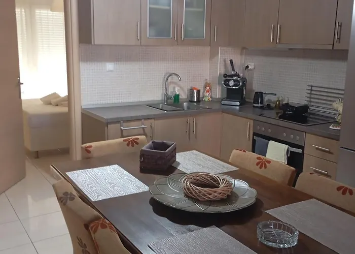 Breeze Néa Péramos