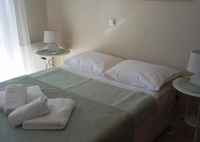 Breeze Apartamento Néa Péramos